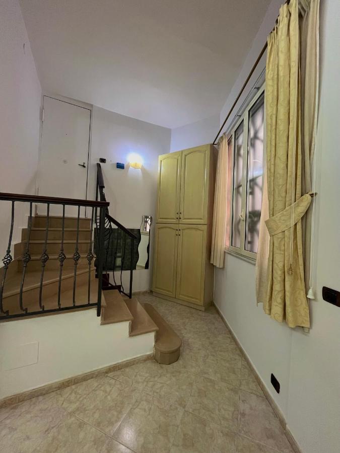 Bed and Breakfast Barbi'S House Napoli Esterno foto