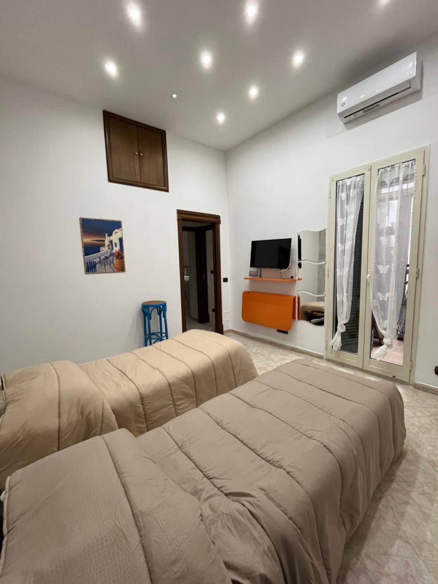 Bed and Breakfast Barbi'S House Napoli Esterno foto